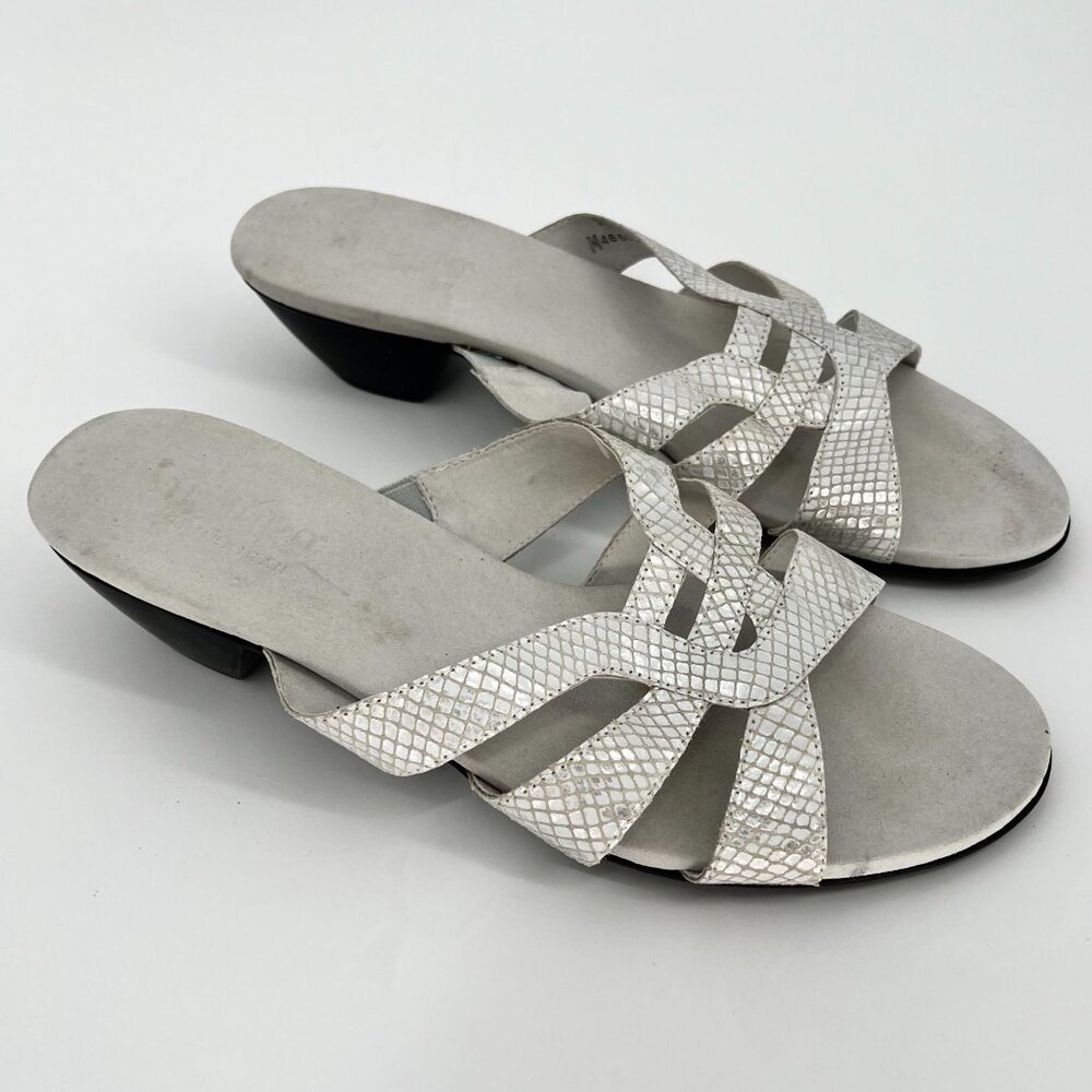 Munro Womens Snakeskin Strappy Slip On Sandals Size‎ 9.5W Silver Leather Comfort